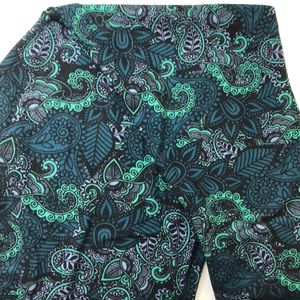 LuLaRoe Tall & Curvy Leggings